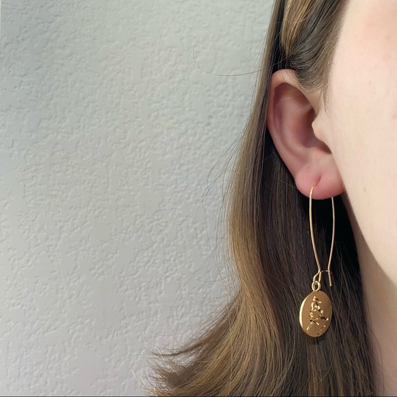 Artsy Face Figure Earrings Wire Minimalist - Picture 4 of 12